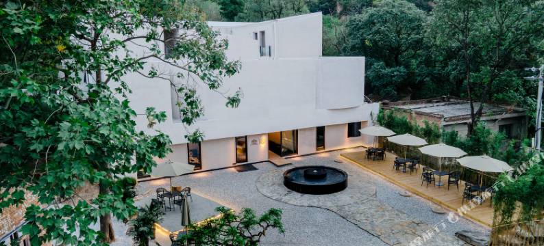 万澳庭院后瀛野奢民宿(临潼店)图片