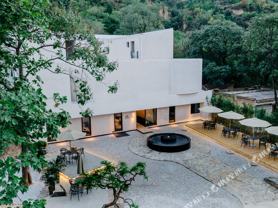 万澳庭院后瀛野奢民宿(临潼店)