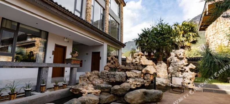 玉龙雪麓石语民宿图片