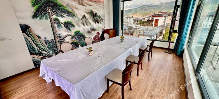 藏亭纳苑Auspicious·藏艺空间丨雪山映月观景度假民宿图片