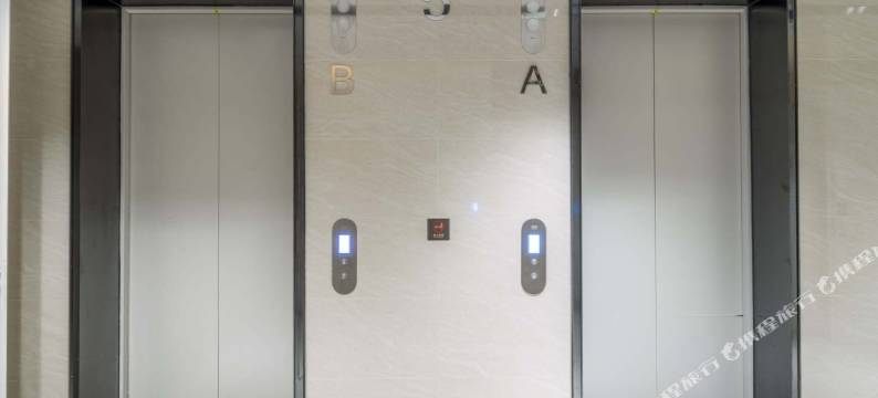 尊享国际公寓(深圳华强北燕南地铁站店)图片