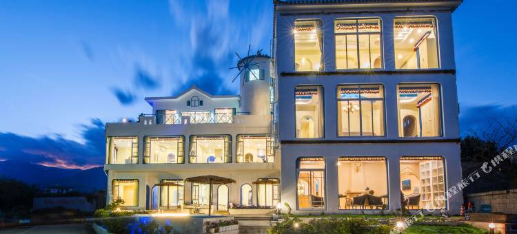 海恋|Cloud Nest·云栖蓝湾·设计师无边泳池度假民宿(洱海店)图片