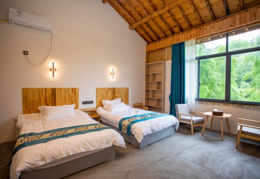 Tonglu and see mountain home stay Hotel Overview