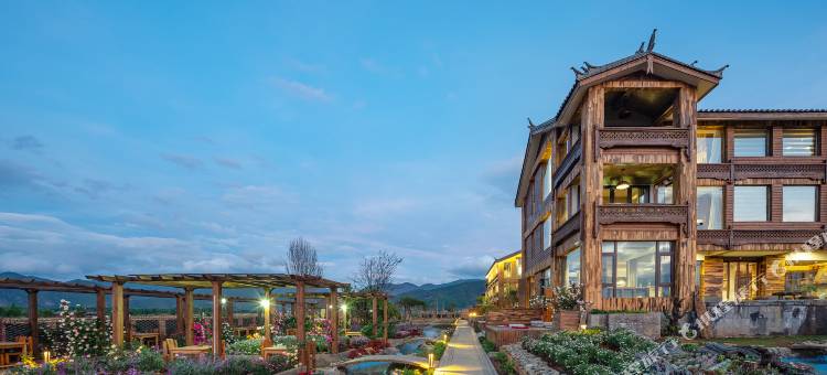 糊涂窝湖景度假酒店(泸沽湖亲爱的客栈)图片