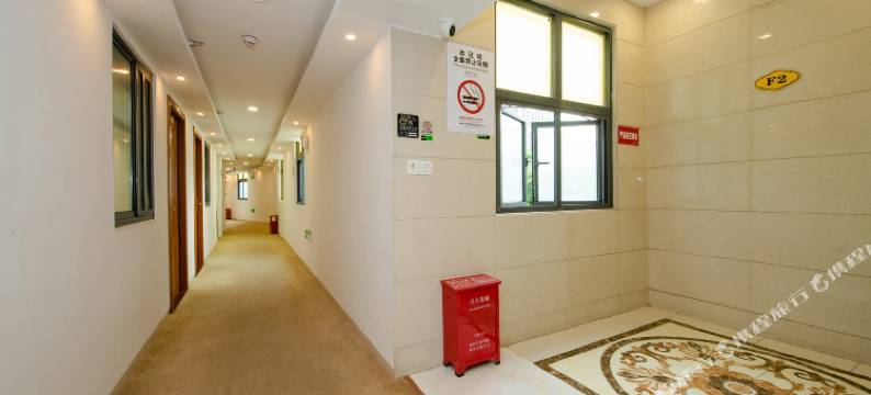 荔秀酒店(深圳南油西地铁站南油服装批发市场店)图片