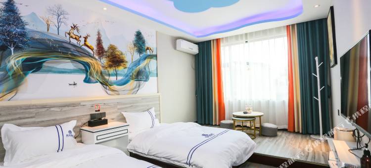 尚诚主题酒店(大理高铁站洱海公园店)图片