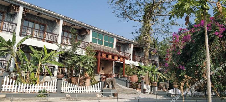 昌江苗村天涯驿站木棉客栈图片