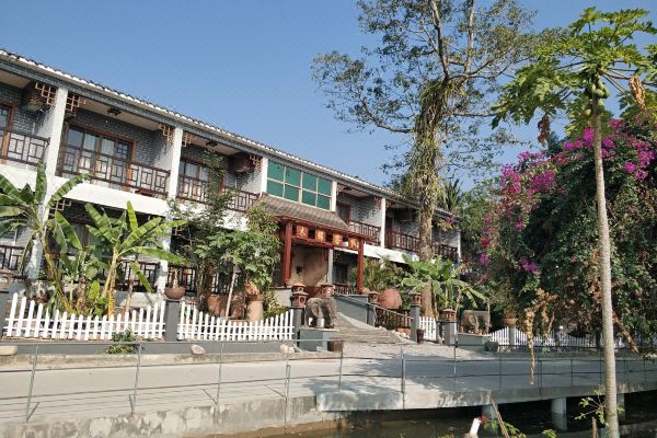昌江苗村天涯驿站木棉客栈