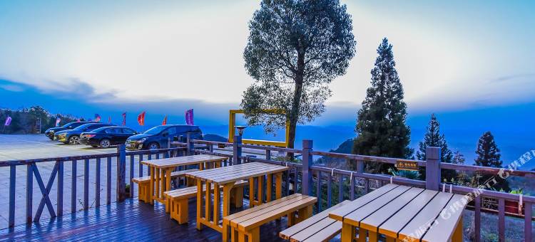 云阳铭雨龙缸假日大酒店图片