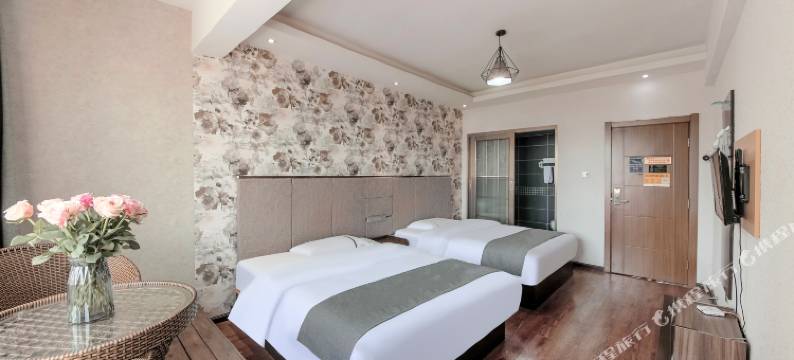 般若彩云酒店(昆明龙泉路财经大学店)图片