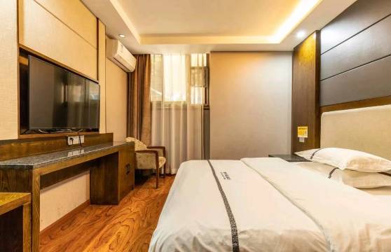 逸鸿精品酒店(喷水池贵州医科大学附属医院店)