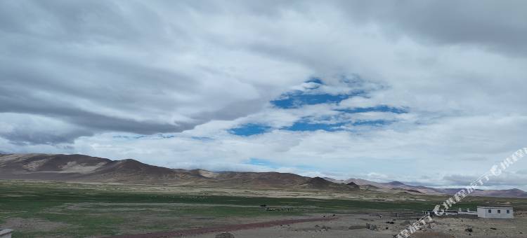 仲巴晴川酒店图片