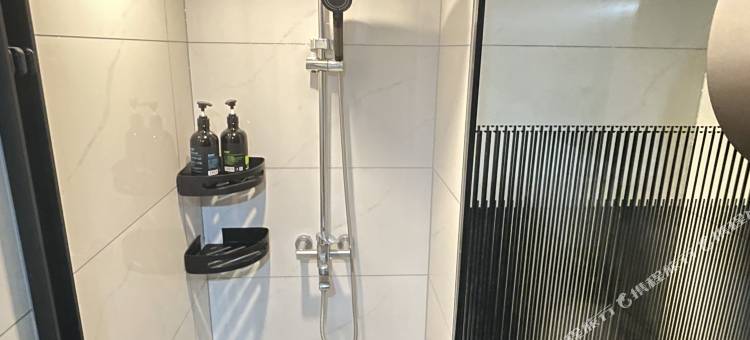 栖屿LOFT影音公寓酒店(江西科技学院太子殿地铁站店)图片