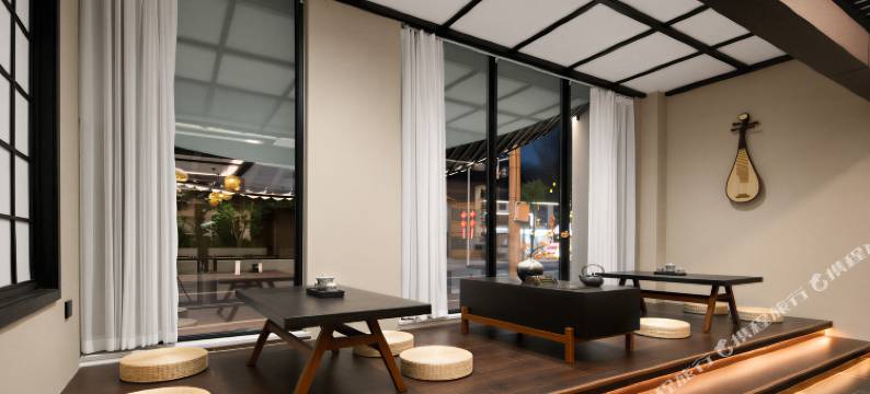 仰望星空starry.sky设计师酒店(武当山景区售票处店)图片