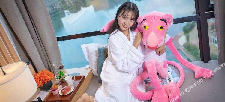 桂林灯塔轻居酒店(政务中心店)图片