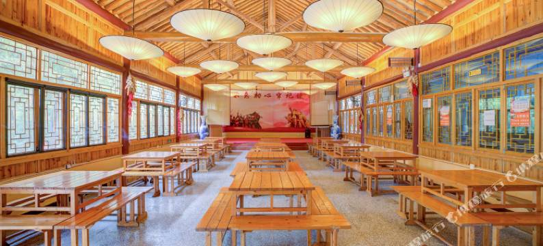 蓝田岭隐葛牌山庄图片