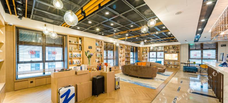 上海虹桥机场韩国街亚朵酒店图片