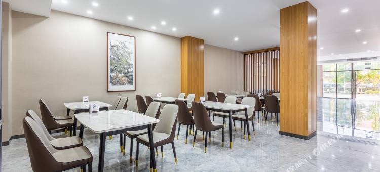如家睿柏·云酒店(肥西华南城铜锣寨地铁站店)图片