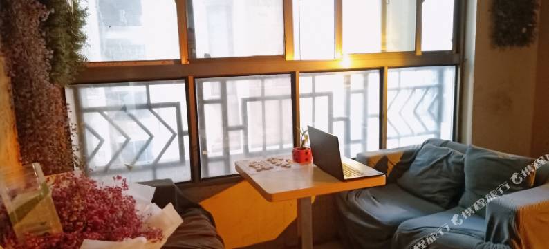 鱼摆摆青年旅舍(贵阳花果园白宫店)图片