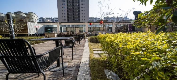 见栈民宿(深圳天安数码城黄阁坑地铁站店)图片