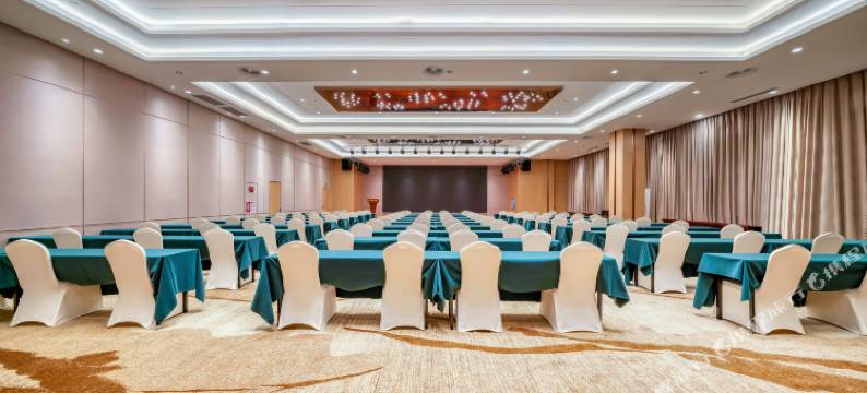 济南舜德蓝海大饭店(舜耕国际会展中心千佛山店)图片