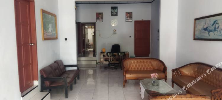 Hotel O 菲尼西伊斯兰旅馆，靠近平朗繁荣购物中心(Hotel O Wisma Phinisi Syariah Near Mall of Pinrang Sejahtera)图片