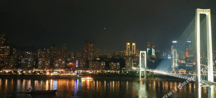 遇见comeacross江景民宿(解放碑洪崖洞店)图片