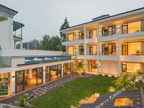 莺飞七月·私汤民宿(OMG心跳乐园店)