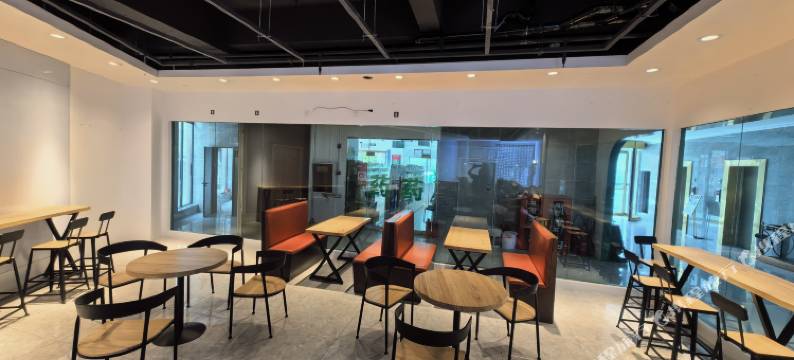 撒尔曼欢朋酒店图片