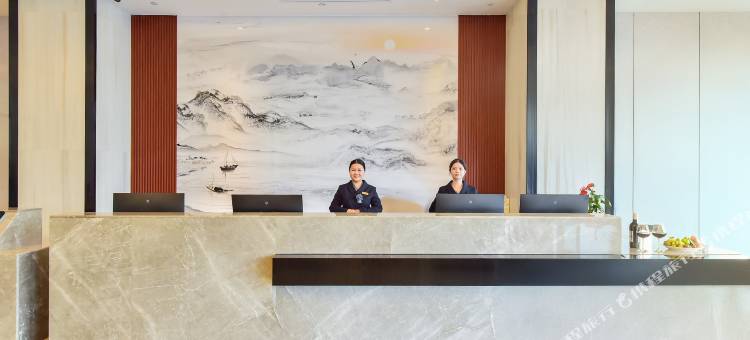 台鹰国际大酒店(东兴市高铁站二桥口岸店)图片