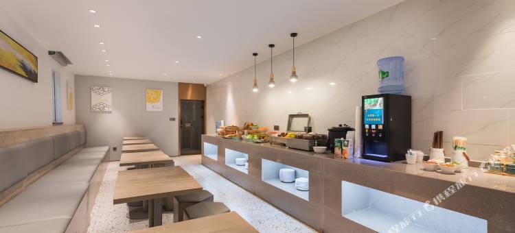 潮漫酒店(长沙五一广场迎宾路口地铁站店)图片