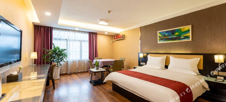 蓉城假日酒店(成都太古里339天府熊猫塔店)图片