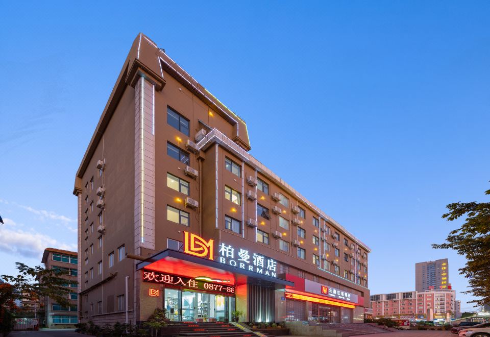 柏曼酒店（玉溪万达广场人民医院店）外景图