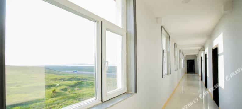 青海湖南山南望湖酒店图片