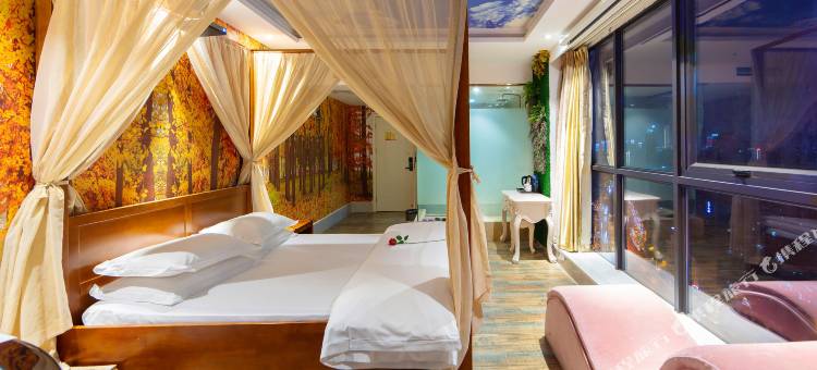 漫·屋顶情景酒店(汽车西站店)图片