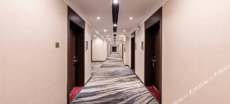 云上四季尚品酒店(曲靖火车站店)图片