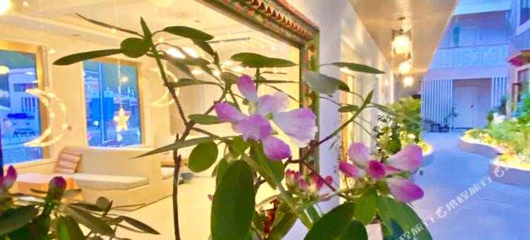 源·山舍酒店(四姑娘山游客中心店)图片