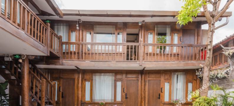 芳华设计师Music美宿(古城忠义市场店)图片