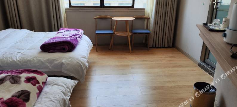 萨嘎壹家宾馆图片