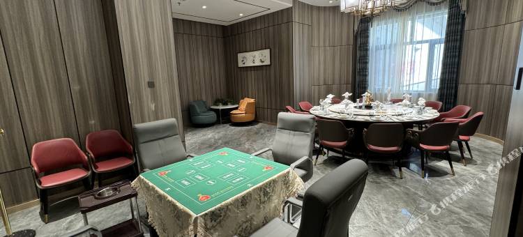 酒泉顺天府君悦酒店图片