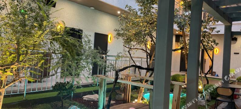 半隐巷住民宿(开封万岁山大宋武侠城店)图片