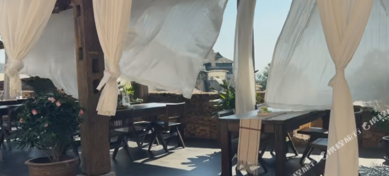 哎冷山深居图片