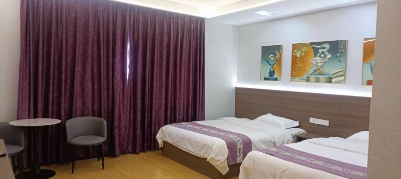 乐山皇华台宾馆(张公桥美食街大佛店)