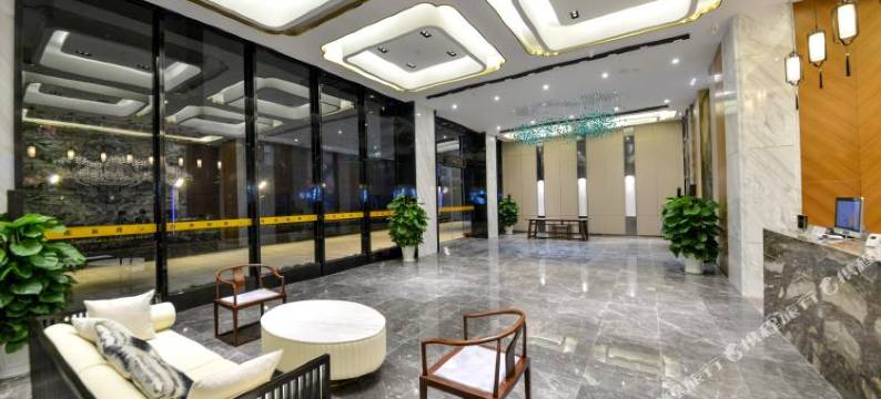 鹏城酒店(深圳观澜竹村地铁站店)图片