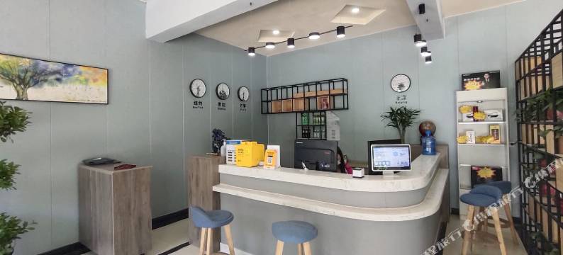 西华华美达酒店图片