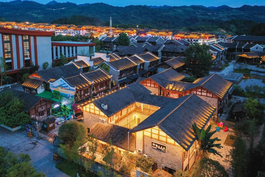 SQ・梵行・森林泳池・布依傳承四合天井美宿(荔波小七孔景區東門店)