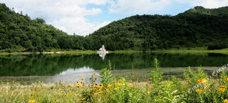 石棉浮云·海子温泉度假酒店图片