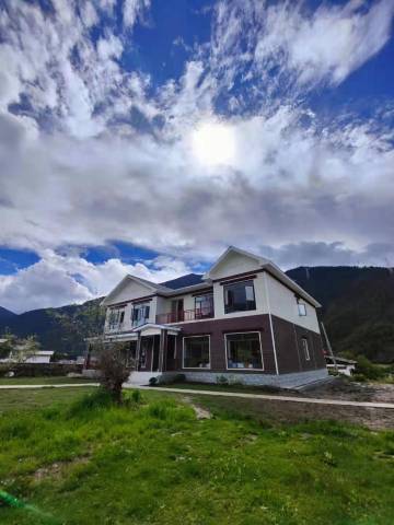 林芝玉如月亮精品民宿