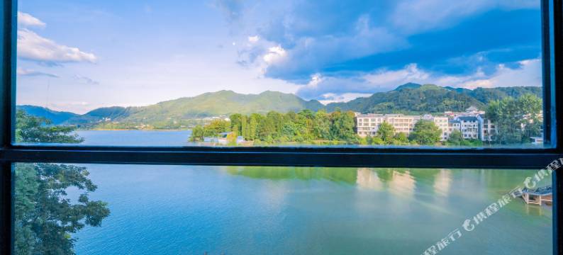 东江湖左岸民宿(黄草镇金牛岛店)图片