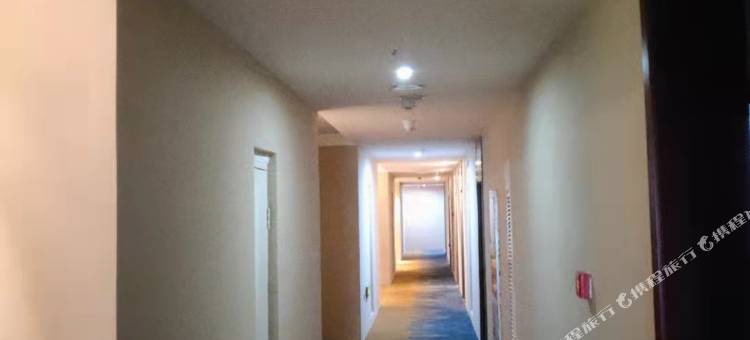 如家派柏·云酒店(鄂尔多斯万正广场区政府店)图片